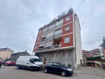 Appartamento in vendita di 106 m² in Via Natale Sandre, 38