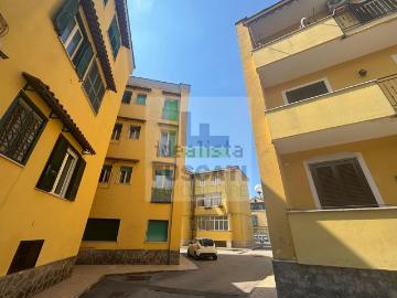 Appartamento in vendita di 106 m² in Via Napoli, 42