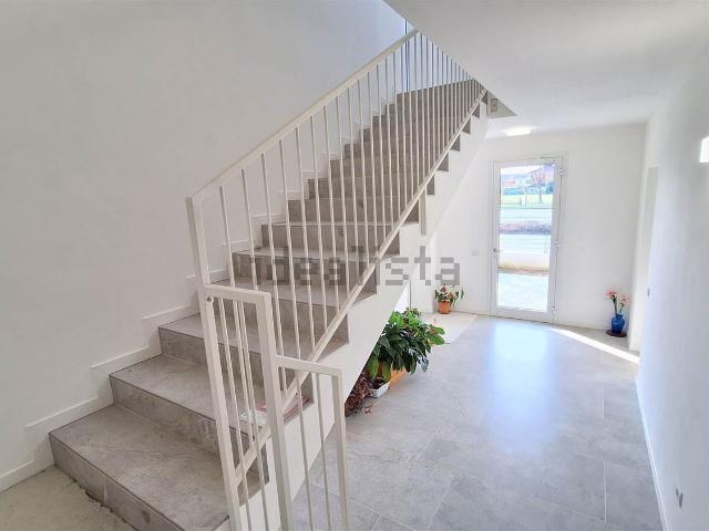 Appartamento in vendita di 106 m² in Via Sant&apos Ambrogio