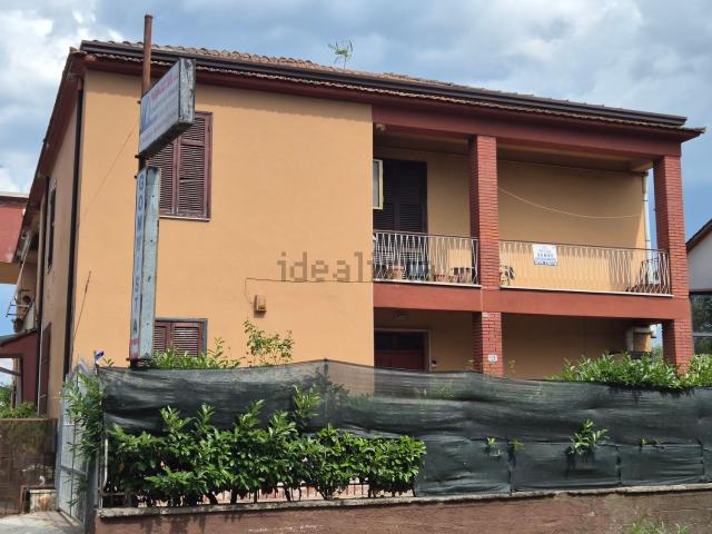 Appartamento in vendita di 106 m² in Via per Fiuggi, 130