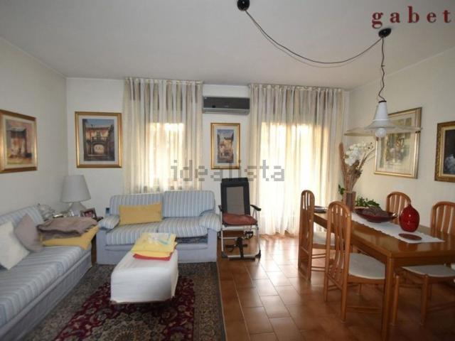 Appartamento in vendita di 106 m² in Via Pietro Nenni, 10