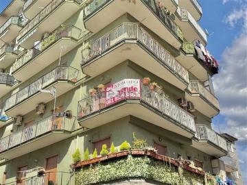 Appartamento in vendita di 106 m² in Via Publio Vigilio Marone