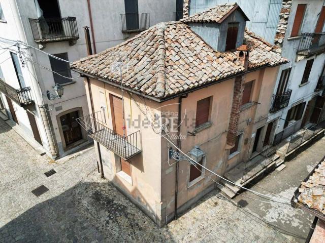Appartamento in vendita di 106 m² in Via Tenente Manno