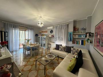 Appartamento in vendita di 106 m² in Via Umbria