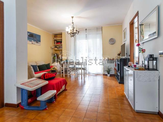 Appartamento in vendita di 106 m² in Via Unità D&apos Italia, 37