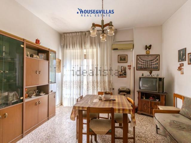 Appartamento in vendita di 106 m² in Via Ugo Lago