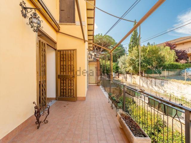 Appartamento in vendita di 106 m² in Via Vecchia di Marino