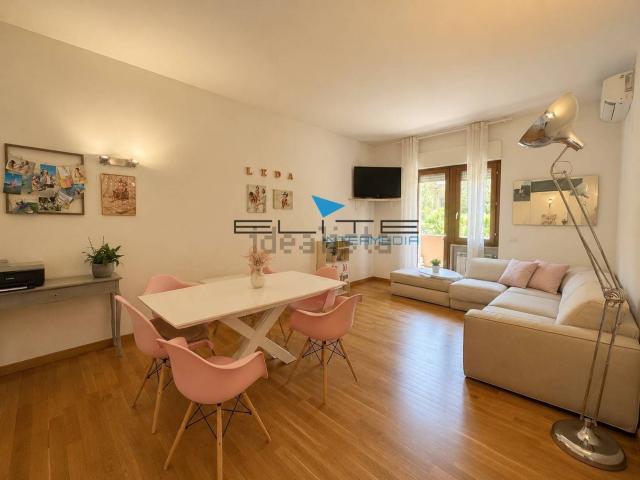 Appartamento in vendita di 106 m² in Viale Vittoria Colonna, 64