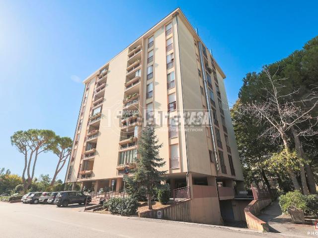 Appartamento in vendita di 106 m² in Viale Alberto Simonini