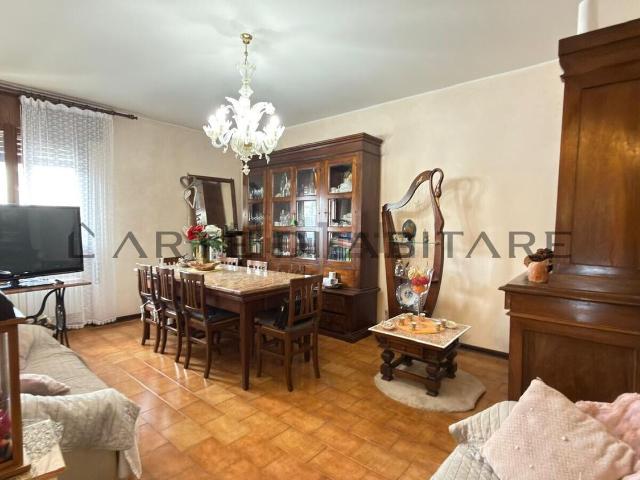 Appartamento in vendita di 106 m² in Viale Europa, 31