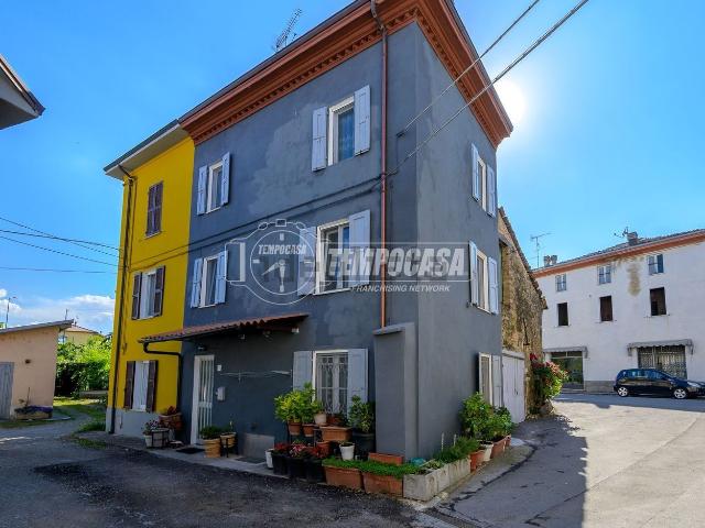 Appartamento in vendita di 106 m² in Borgo Ferdinando Ferrari, 2