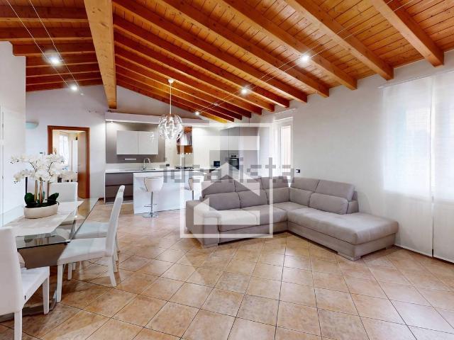 Appartamento in vendita di 106 m² in Piazza Giuseppe Zanardelli