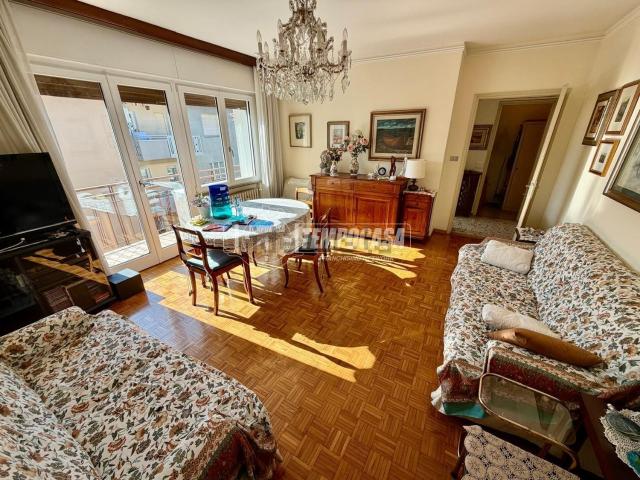 Appartamento in vendita di 107 m² in Via Colle Francesco Maria, 23