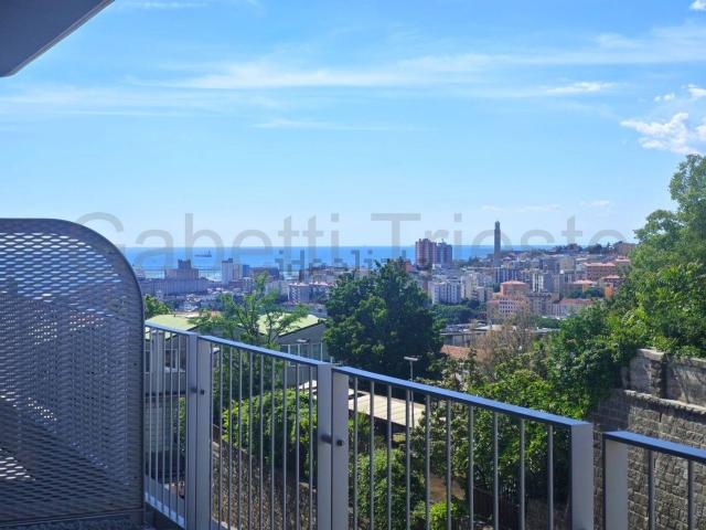 Appartamento in vendita di 107 m² in Via Costalunga