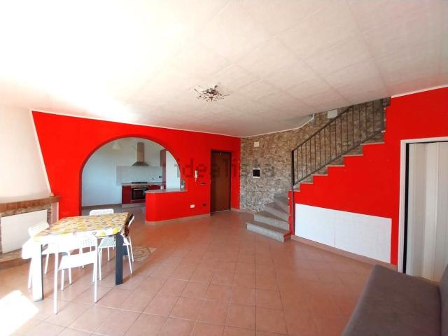 Appartamento in vendita di 107 m² in Via Cava, 13