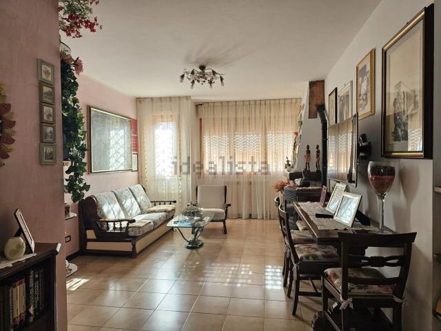 Appartamento in vendita di 107 m² in Via Canada, 72