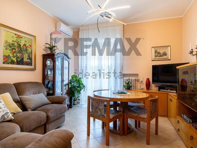 Appartamento in vendita di 107 m² in Via Castone di Rezzonico, 29