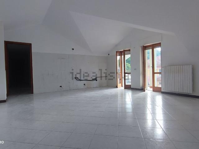 Appartamento in vendita di 107 m² in Via Alba Cortemilia, 188