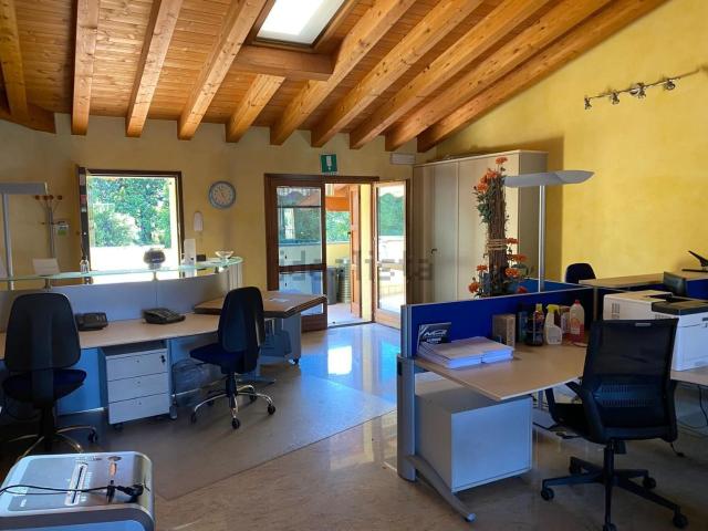 Appartamento in vendita di 107 m² in Via Gavazzoli, 1