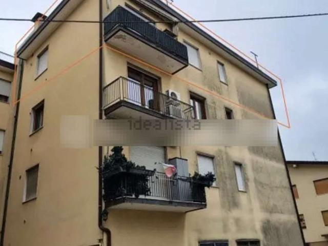 Appartamento in vendita di 107 m² in Via Gardone
