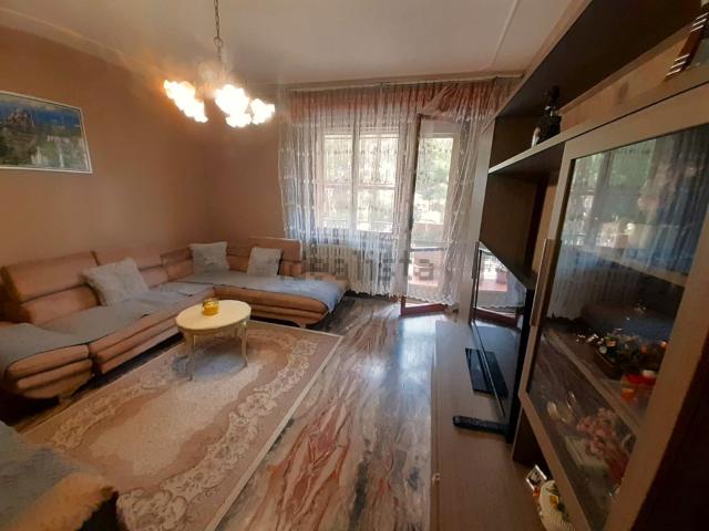Appartamento in vendita di 107 m² in Via Giacinto Gallina