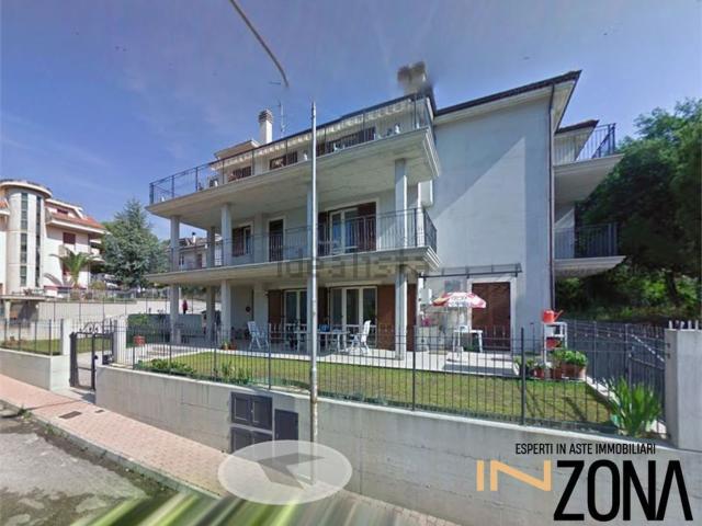 Appartamento in vendita di 107 m² in Via dei Tigli, 11