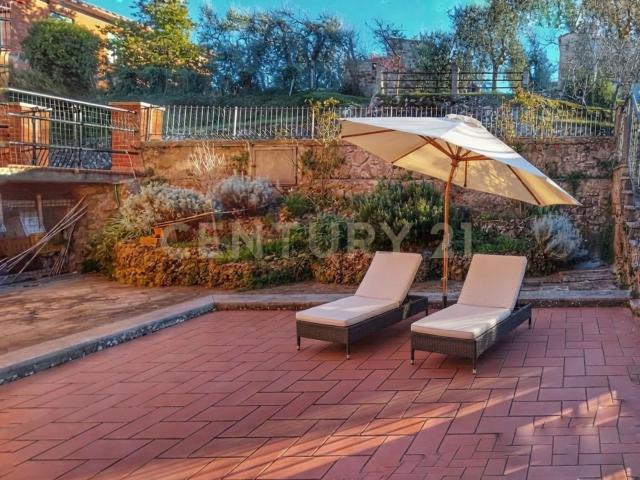 Appartamento in vendita di 107 m² in Via del Poggiolo, 6