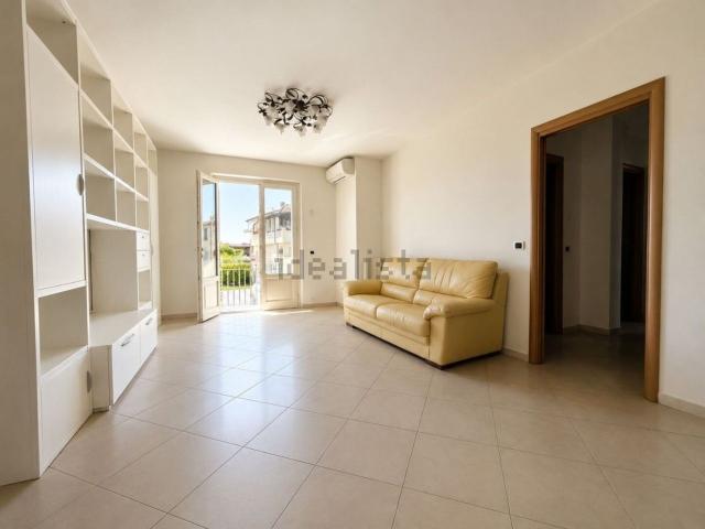Appartamento in vendita di 107 m² in Via della Carraia, 27