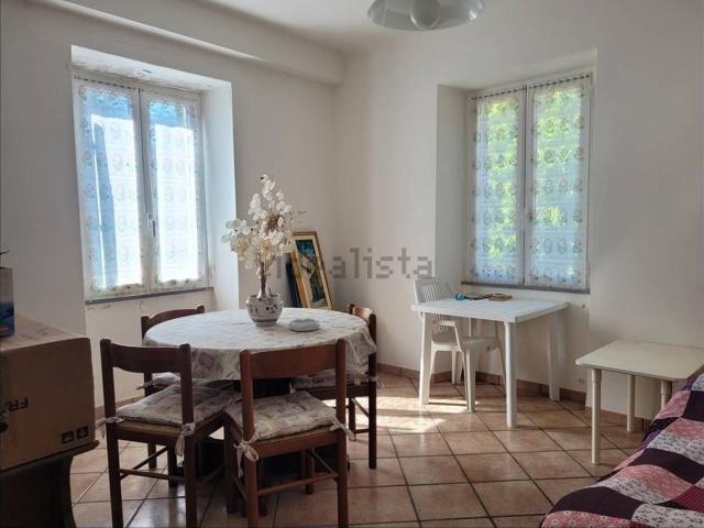 Appartamento in vendita di 107 m² in Via della chiesa, 12