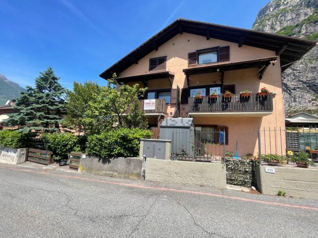 Appartamento in vendita di 107 m² in Via della Libero Briotta, 15