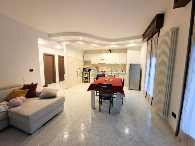 Appartamento in vendita di 107 m² in Via Monte Grappa, 17