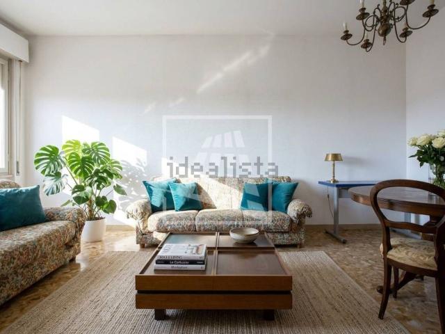 Appartamento in vendita di 107 m² in Via Mirabello, 10