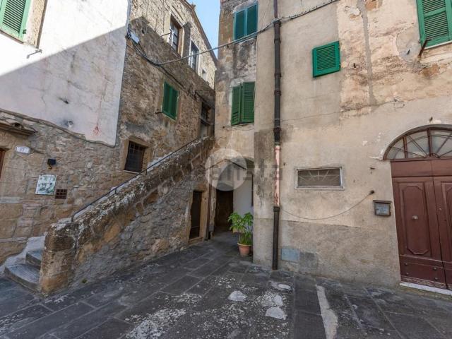 Appartamento in vendita di 107 m² in Via Santa Chiara, 1