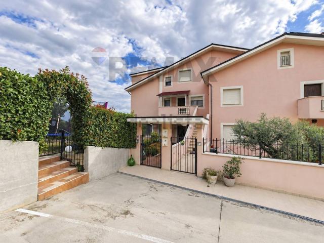 Appartamento in vendita di 107 m² in Via Santa Chiara, 93