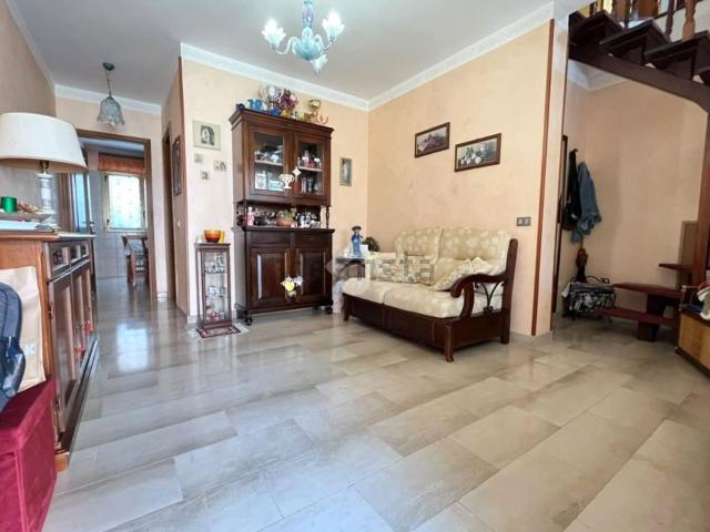 Appartamento in vendita di 107 m² in Via Sbarre Centrali, 516