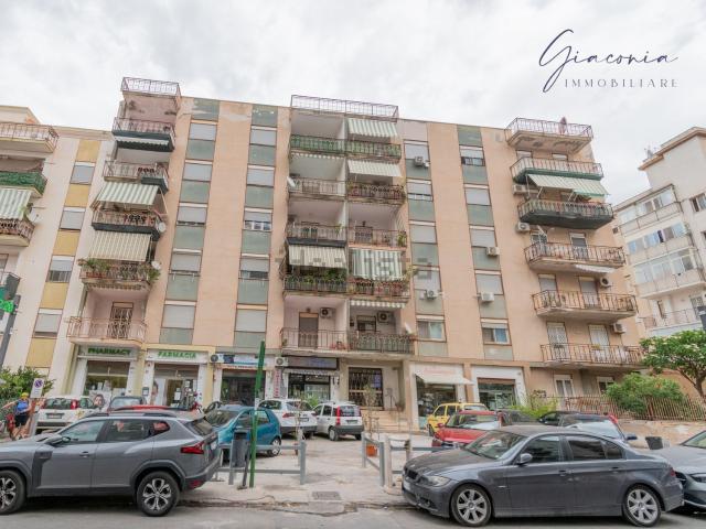 Appartamento in vendita di 107 m² in Via Sferracavallo, 103
