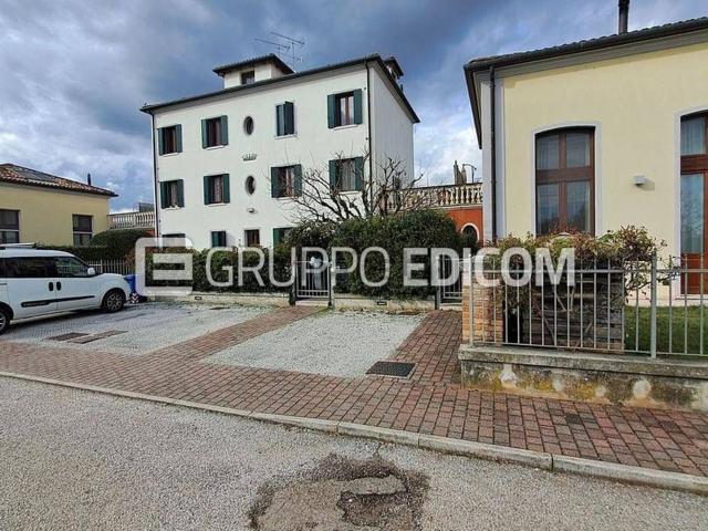 Appartamento in vendita di 107 m² in Via Spineda