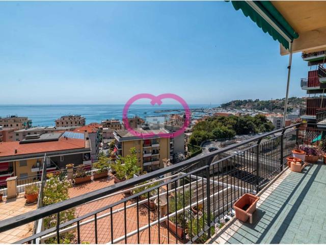Appartamento in vendita di 107 m² in Via Padre Lorenzo Piazza