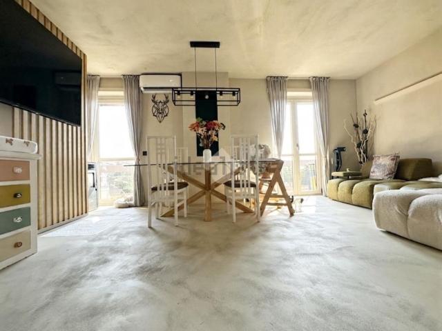 Appartamento in vendita di 107 m² in Via Parigi, 33