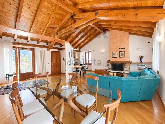 Appartamento in vendita di 107 m² in Via Partigiani, 1