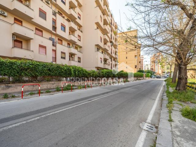Appartamento in vendita di 107 m² in Via Remo Sandron, 61