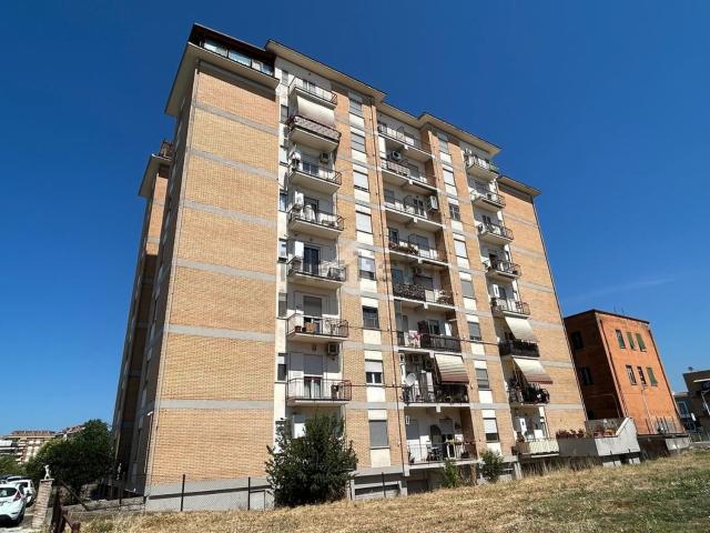 Appartamento in vendita di 107 m² in Via Tevere, 12