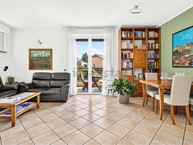 Appartamento in vendita di 107 m² in Via Val Camonica, 7