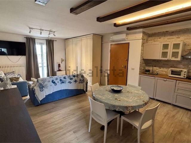 Appartamento in vendita di 107 m² in Viale degli Ulivi, 3