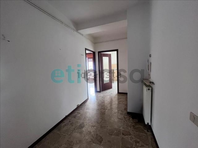 Appartamento in vendita di 107 m² in Viale della Vittoria, 37