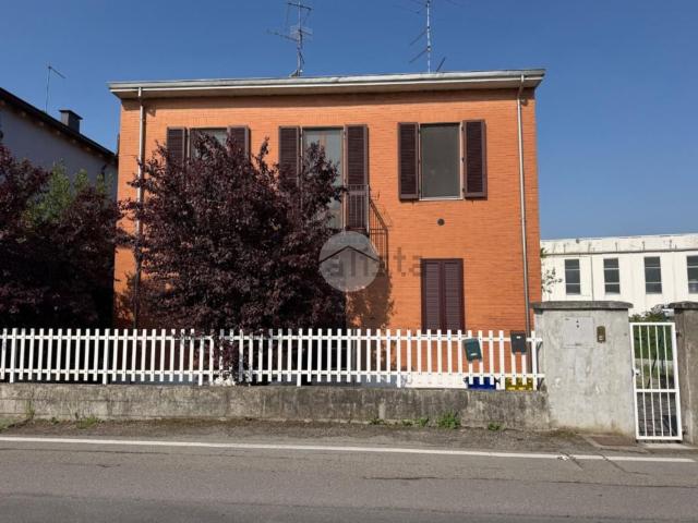 Appartamento in vendita di 107 m² in Strada Naviglio Alto, 82