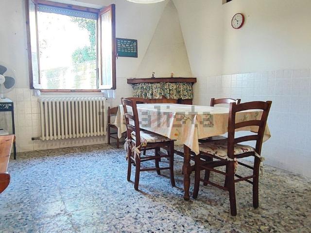 Appartamento in vendita di 108 m² in Via Ciro Menotti