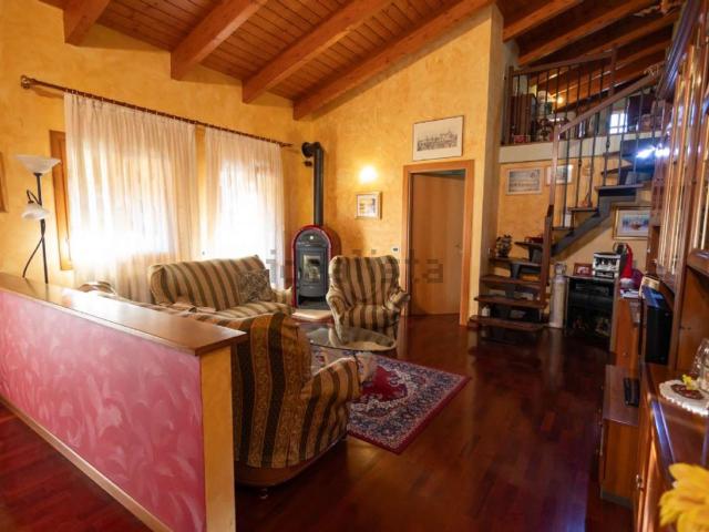Appartamento in vendita di 108 m² in Via Brigata Julia
