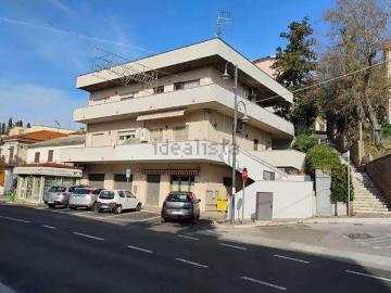 Appartamento in vendita di 108 m² in Via G. Fonzi