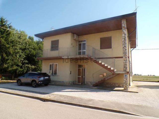 Appartamento in vendita di 108 m² in Via Galileo Galilei, 22